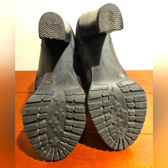 BCBG Martano Platform Booties - Picture 5 of 7